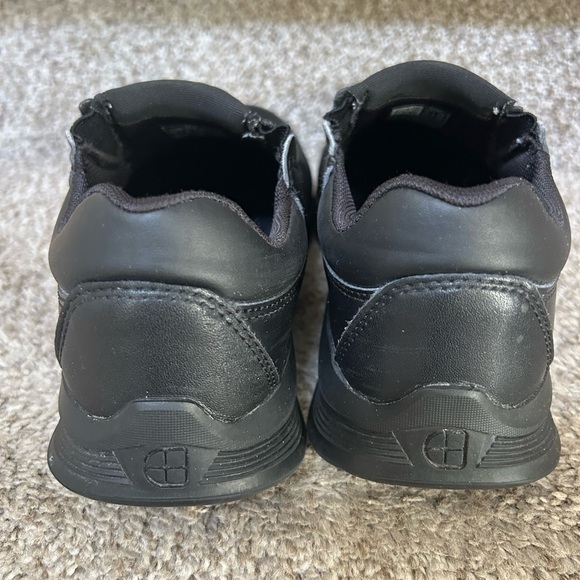 Shoes for Crews Slip and Oil Resistant Black Leather Slip On Shoes. Size 6. - Picture 3 of 12